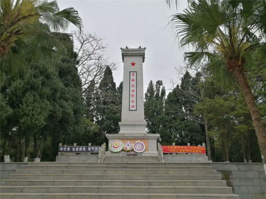 那坡烈士陵園拜祭為國捐軀的烈士
